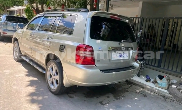 Buy Used Toyota Highlander Other Car in Cheom Ksan in Preah Vihear Province Buy Used Toyota Highlander Other Car in Cheom Ksan in Preah Vihear Province