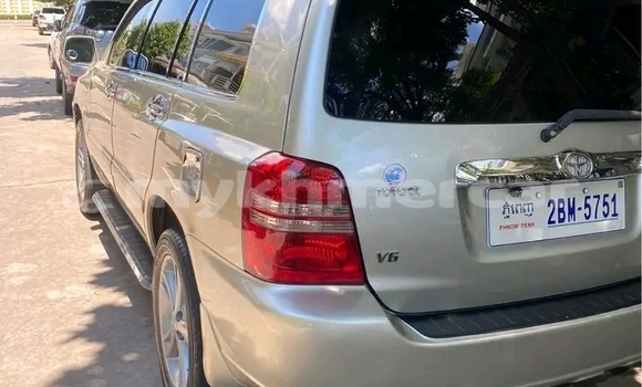 Buy Used Toyota Highlander Other Car in Cheom Ksan in Preah Vihear Province Buy Used Toyota Highlander Other Car in Cheom Ksan in Preah Vihear Province
