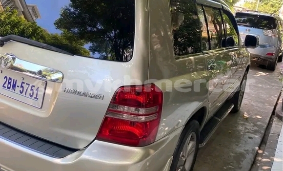 Buy Used Toyota Highlander Other Car in Cheom Ksan in Preah Vihear Province Buy Used Toyota Highlander Other Car in Cheom Ksan in Preah Vihear Province