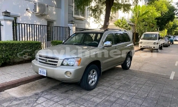 Buy Used Toyota Highlander Other Car in Cheom Ksan in Preah Vihear Province Buy Used Toyota Highlander Other Car in Cheom Ksan in Preah Vihear Province