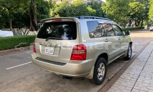 Buy Used Toyota Highlander Other Car in Cheom Ksan in Preah Vihear Province Buy Used Toyota Highlander Other Car in Cheom Ksan in Preah Vihear Province