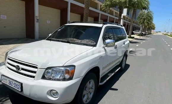 Buy Used Toyota Highlander White Car in Cheom Ksan in Preah Vihear Province Buy Used Toyota Highlander White Car in Cheom Ksan in Preah Vihear Province