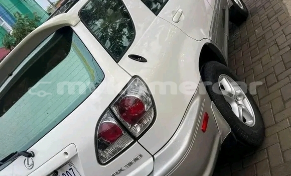 Buy Used Lexus RX 330 White Car in Cheom Ksan in Preah Vihear Province Buy Used Lexus RX 330 White Car in Cheom Ksan in Preah Vihear Province