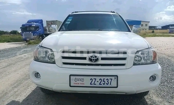 Buy Used Toyota Highlander White Car in Kampong Chhnang in Kampong Chhnang Province Buy Used Toyota Highlander White Car in Kampong Chhnang in Kampong Chhnang Province
