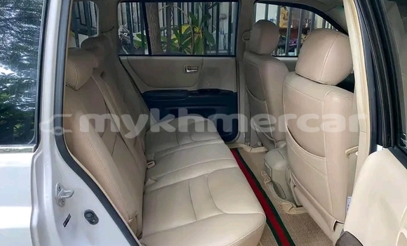 Buy Used Toyota Highlander Other Car in Cheom Ksan in Preah Vihear Province Buy Used Toyota Highlander Other Car in Cheom Ksan in Preah Vihear Province