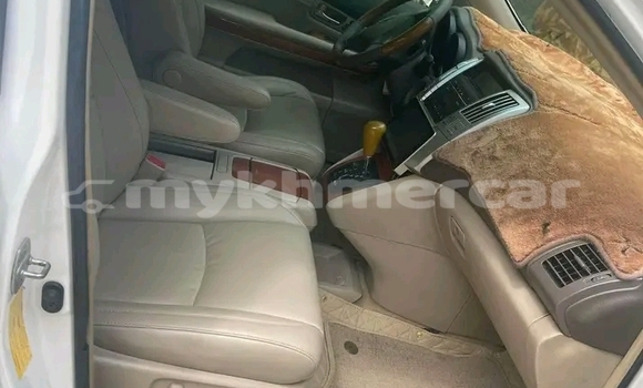 Acheter Occasion Voiture Lexus RX 330 Blanc à Cheom Ksan, Preah Vihear Province Acheter Occasion Voiture Lexus RX 330 Blanc à Cheom Ksan, Preah Vihear Province