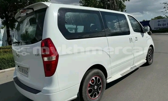 Buy Used Toyota Alphard White Car in Cheom Ksan in Preah Vihear Province