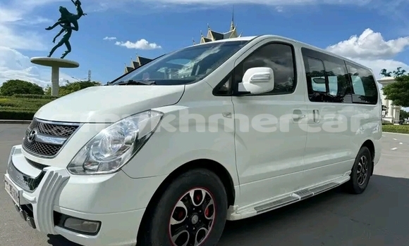 Acheter Occasion Voiture Toyota Alphard Blanc à Cheom Ksan, Preah Vihear Province Acheter Occasion Voiture Toyota Alphard Blanc à Cheom Ksan, Preah Vihear Province