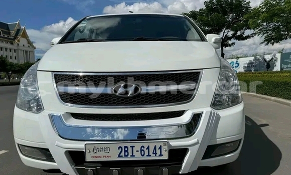 Acheter Occasion Voiture Toyota Alphard Blanc à Cheom Ksan, Preah Vihear Province Acheter Occasion Voiture Toyota Alphard Blanc à Cheom Ksan, Preah Vihear Province