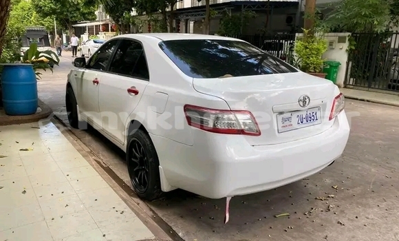 Acheter Occasion Voiture Toyota Camry Blanc à Cheom Ksan, Preah Vihear Province Acheter Occasion Voiture Toyota Camry Blanc à Cheom Ksan, Preah Vihear Province