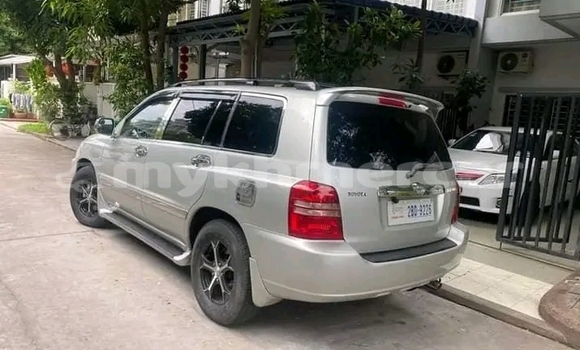 Acheter Occasion Voiture Toyota Highlander Autre à Cheom Ksan, Preah Vihear Province Acheter Occasion Voiture Toyota Highlander Autre à Cheom Ksan, Preah Vihear Province