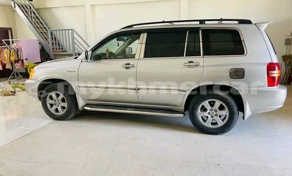 Acheter Occasion Voiture Toyota Highlander Autre à Cheom Ksan, Preah Vihear Province Acheter Occasion Voiture Toyota Highlander Autre à Cheom Ksan, Preah Vihear Province