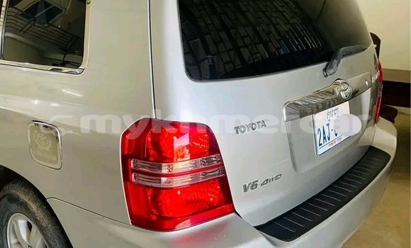Acheter Occasion Voiture Toyota Highlander Autre à Cheom Ksan, Preah Vihear Province Acheter Occasion Voiture Toyota Highlander Autre à Cheom Ksan, Preah Vihear Province