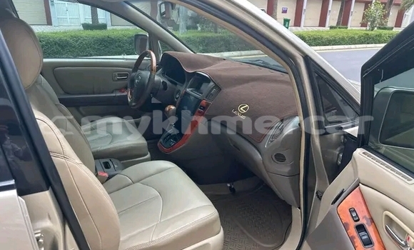 Acheter Occasion Voiture Lexus RX 300 Autre à Phanomsok, Oddar Meanchey Province Acheter Occasion Voiture Lexus RX 300 Autre à Phanomsok, Oddar Meanchey Province