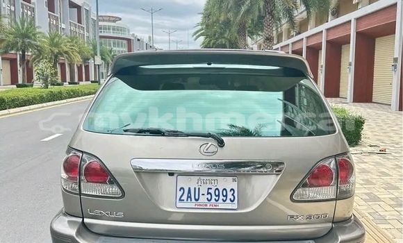 Acheter Occasion Voiture Lexus RX 300 Autre à Phanomsok, Oddar Meanchey Province Acheter Occasion Voiture Lexus RX 300 Autre à Phanomsok, Oddar Meanchey Province