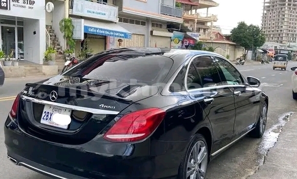 Buy Used Mercedes-Benz 270D Black Car in Cheom Ksan in Preah Vihear Province