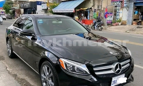 Acheter Occasion Voiture Mercedes-Benz 270D Noir à Cheom Ksan, Preah Vihear Province Acheter Occasion Voiture Mercedes-Benz 270D Noir à Cheom Ksan, Preah Vihear Province