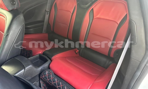 Buy Used Chevrolet Camaro White Car in Phnom Penh in Phnom Penh Buy Used Chevrolet Camaro White Car in Phnom Penh in Phnom Penh