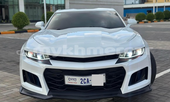 Buy Used Chevrolet Camaro White Car in Phnom Penh in Phnom Penh Buy Used Chevrolet Camaro White Car in Phnom Penh in Phnom Penh
