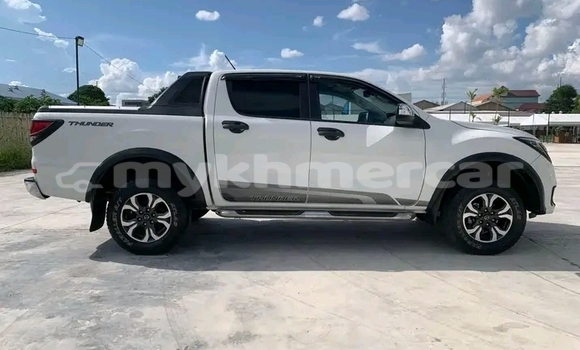 ទិញ បានប្រើ Mazda BT-50 White ឡាន} ក្នុង Khŭm Sráng ក្នុង Kampong Speu Province ទិញ បានប្រើ Mazda BT-50 White ឡាន} ក្នុង Khŭm Sráng ក្នុង Kampong Speu Province