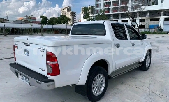 ទិញ បានប្រើ Toyota Vigo White ឡាន} ក្នុង Kratié ក្នុង Kratié Province ទិញ បានប្រើ Toyota Vigo White ឡាន} ក្នុង Kratié ក្នុង Kratié Province