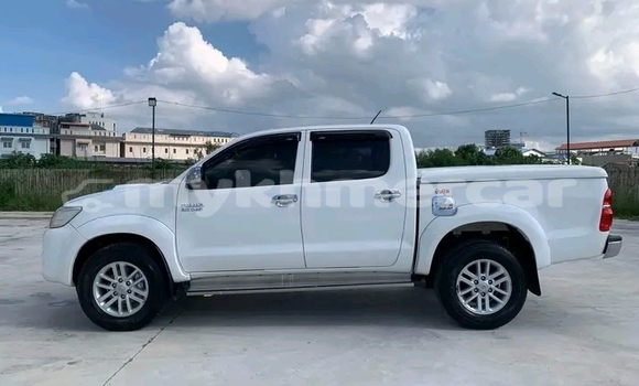 ទិញ បានប្រើ Toyota Vigo White ឡាន} ក្នុង Kratié ក្នុង Kratié Province ទិញ បានប្រើ Toyota Vigo White ឡាន} ក្នុង Kratié ក្នុង Kratié Province