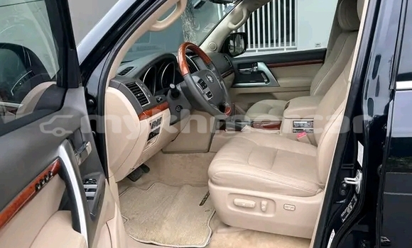 ទិញ បានប្រើ Toyota Land Cruiser Black ឡាន} ក្នុង Cheom Ksan ក្នុង Preah Vihear Province ទិញ បានប្រើ Toyota Land Cruiser Black ឡាន} ក្នុង Cheom Ksan ក្នុង Preah Vihear Province