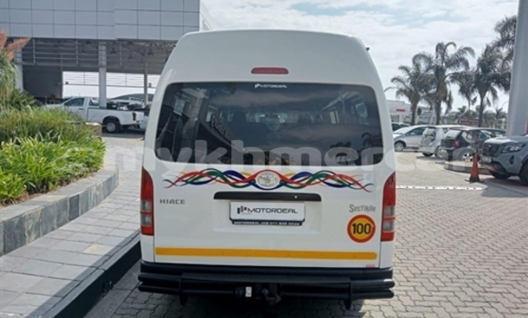 Buy Used Toyota Hiace White Car in Phnom Penh in Phnom Penh Buy Used Toyota Hiace White Car in Phnom Penh in Phnom Penh