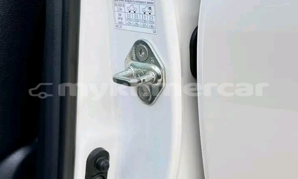 Buy Used Toyota Hilux White Car in Cheom Ksan in Preah Vihear Province Buy Used Toyota Hilux White Car in Cheom Ksan in Preah Vihear Province