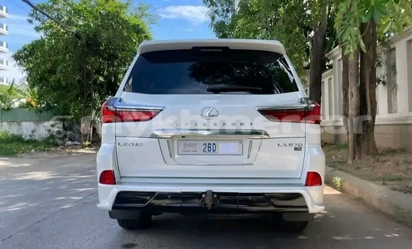 ទិញ បានប្រើ Lexus LX 570 White ឡាន} ក្នុង Cheom Ksan ក្នុង Preah Vihear Province ទិញ បានប្រើ Lexus LX 570 White ឡាន} ក្នុង Cheom Ksan ក្នុង Preah Vihear Province