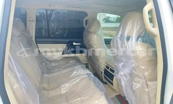 ទិញ បានប្រើ Toyota Land Cruiser White ឡាន} ក្នុង Dăm Thnăm ក្នុង Kampot Province ទិញ បានប្រើ Toyota Land Cruiser White ឡាន} ក្នុង Dăm Thnăm ក្នុង Kampot Province