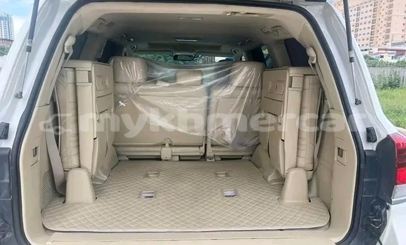 ទិញ បានប្រើ Toyota Land Cruiser White ឡាន} ក្នុង Dăm Thnăm ក្នុង Kampot Province ទិញ បានប្រើ Toyota Land Cruiser White ឡាន} ក្នុង Dăm Thnăm ក្នុង Kampot Province