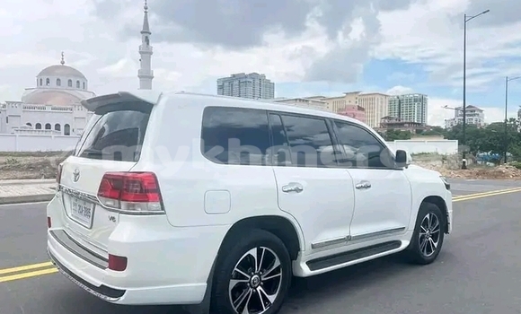 ទិញ បានប្រើ Toyota Land Cruiser White ឡាន} ក្នុង Dăm Thnăm ក្នុង Kampot Province ទិញ បានប្រើ Toyota Land Cruiser White ឡាន} ក្នុង Dăm Thnăm ក្នុង Kampot Province