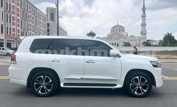 ទិញ បានប្រើ Toyota Land Cruiser White ឡាន} ក្នុង Dăm Thnăm ក្នុង Kampot Province ទិញ បានប្រើ Toyota Land Cruiser White ឡាន} ក្នុង Dăm Thnăm ក្នុង Kampot Province