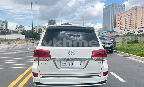 ទិញ បានប្រើ Toyota Land Cruiser White ឡាន} ក្នុង Dăm Thnăm ក្នុង Kampot Province ទិញ បានប្រើ Toyota Land Cruiser White ឡាន} ក្នុង Dăm Thnăm ក្នុង Kampot Province