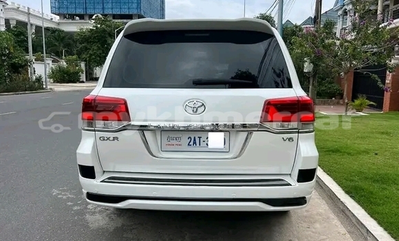 ទិញ បានប្រើ Toyota Land Cruiser White ឡាន} ក្នុង Cheom Ksan ក្នុង Preah Vihear Province ទិញ បានប្រើ Toyota Land Cruiser White ឡាន} ក្នុង Cheom Ksan ក្នុង Preah Vihear Province
