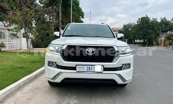 ទិញ បានប្រើ Toyota Land Cruiser White ឡាន} ក្នុង Cheom Ksan ក្នុង Preah Vihear Province ទិញ បានប្រើ Toyota Land Cruiser White ឡាន} ក្នុង Cheom Ksan ក្នុង Preah Vihear Province