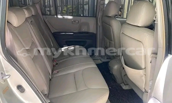 ទិញ បានប្រើ Toyota Highlander White ឡាន} ក្នុង Chbar Mon ក្នុង Kampong Speu Province ទិញ បានប្រើ Toyota Highlander White ឡាន} ក្នុង Chbar Mon ក្នុង Kampong Speu Province