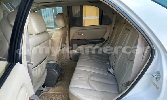 Acheter Occasion Voiture Lexus RX Blanc à Chbar Mon, Kampong Speu Province Acheter Occasion Voiture Lexus RX Blanc à Chbar Mon, Kampong Speu Province