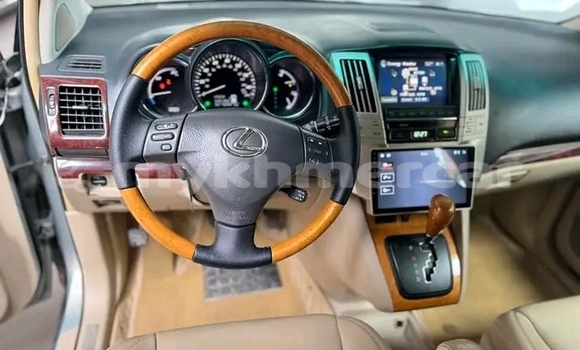 Acheter Occasion Voiture Lexus RX Blanc à Chbar Mon, Kampong Speu Province Acheter Occasion Voiture Lexus RX Blanc à Chbar Mon, Kampong Speu Province