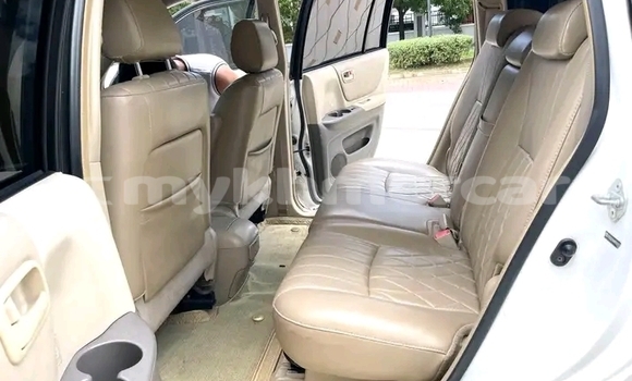 Buy Used Toyota Hilux White Car in Banteay Meanchey in Banteay Meanchey Province Buy Used Toyota Hilux White Car in Banteay Meanchey in Banteay Meanchey Province