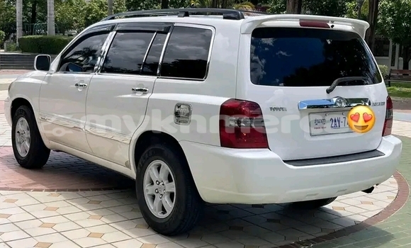 Buy Used Toyota Hilux White Car in Banteay Meanchey in Banteay Meanchey Province Buy Used Toyota Hilux White Car in Banteay Meanchey in Banteay Meanchey Province