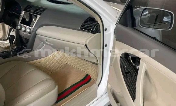 Buy Used Toyota Camry White Car in Dăm Thnăm in Kampot Province Buy Used Toyota Camry White Car in Dăm Thnăm in Kampot Province