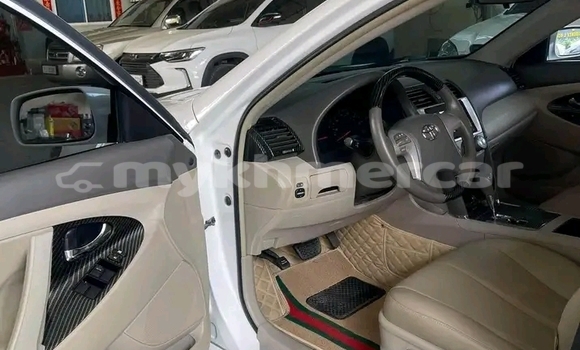 Buy Used Toyota Camry White Car in Dăm Thnăm in Kampot Province Buy Used Toyota Camry White Car in Dăm Thnăm in Kampot Province