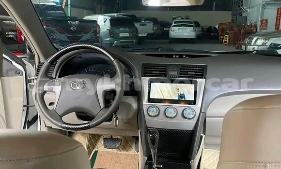 Buy Used Toyota Camry White Car in Dăm Thnăm in Kampot Province Buy Used Toyota Camry White Car in Dăm Thnăm in Kampot Province