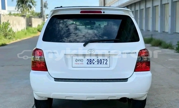 Buy Used Toyota Highlander White Car in Cheom Ksan in Preah Vihear Province Buy Used Toyota Highlander White Car in Cheom Ksan in Preah Vihear Province