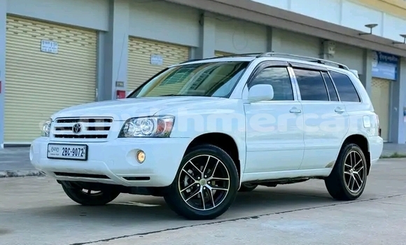 Buy Used Toyota Highlander White Car in Cheom Ksan in Preah Vihear Province Buy Used Toyota Highlander White Car in Cheom Ksan in Preah Vihear Province