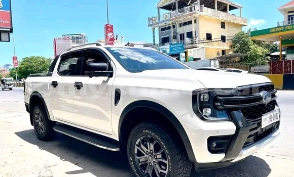 Acheter Occasion Voiture Ford Escort Blanc à Battambang, Battambang Province Acheter Occasion Voiture Ford Escort Blanc à Battambang, Battambang Province