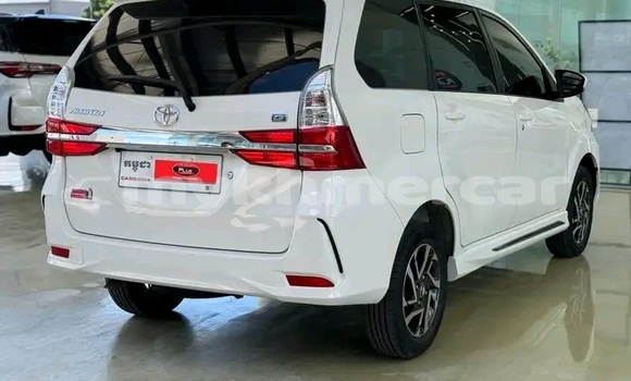 Acheter Occasion Voiture Toyota Avanza Blanc à Cheom Ksan, Preah Vihear Province Acheter Occasion Voiture Toyota Avanza Blanc à Cheom Ksan, Preah Vihear Province