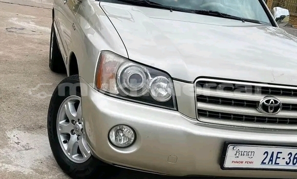 Acheter Occasion Voiture Toyota Highlander Autre à Chbar Mon, Kampong Speu Province Acheter Occasion Voiture Toyota Highlander Autre à Chbar Mon, Kampong Speu Province